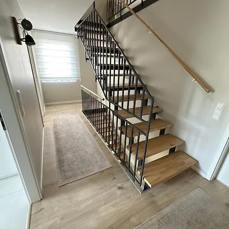 Appartement Modern Design House With Garden & Terrace - Modernes Eckhaus Mit Gartenterasse *